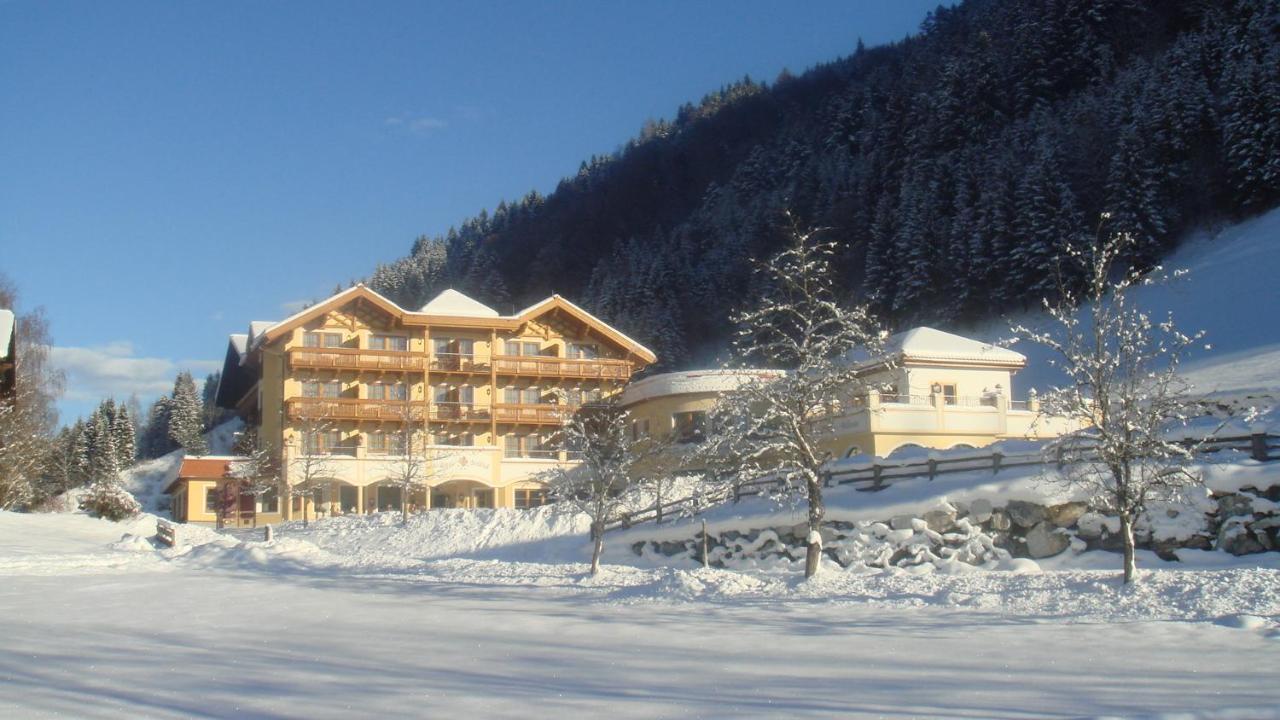 Hotel Seeblick Goldegg Exteriör bild