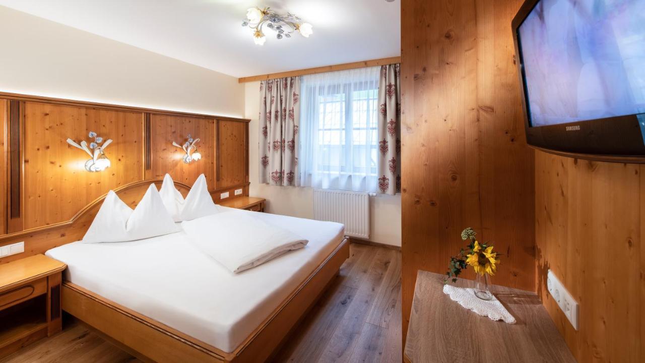 Hotel Seeblick Goldegg Exteriör bild