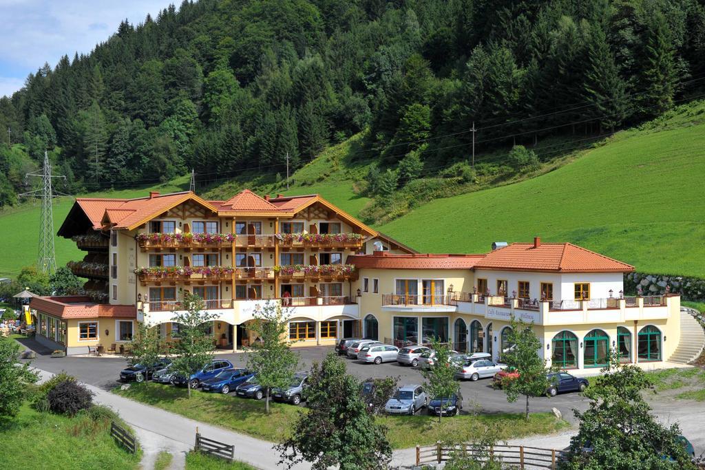 Hotel Seeblick Goldegg Exteriör bild